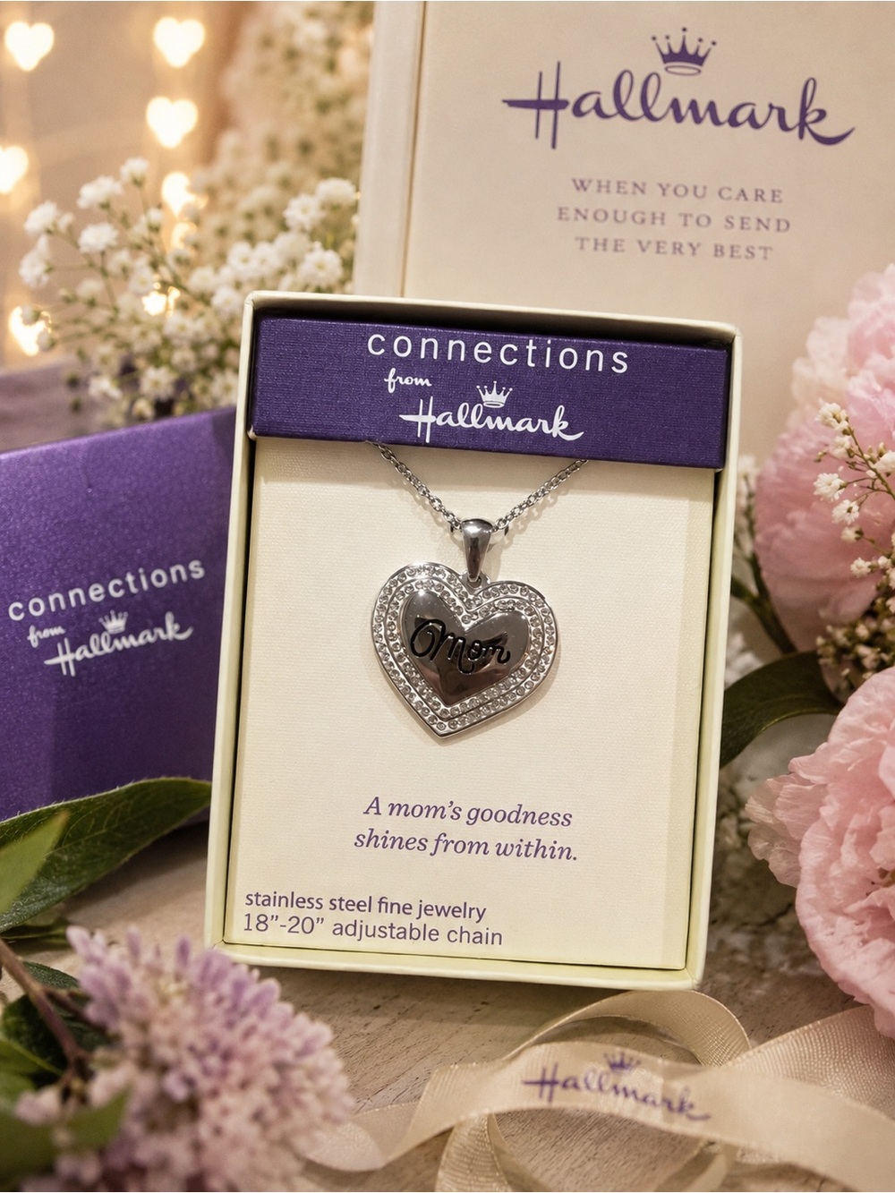 💜 Hallmark Connections “Mom” Heart Necklace – New in Box ✨
